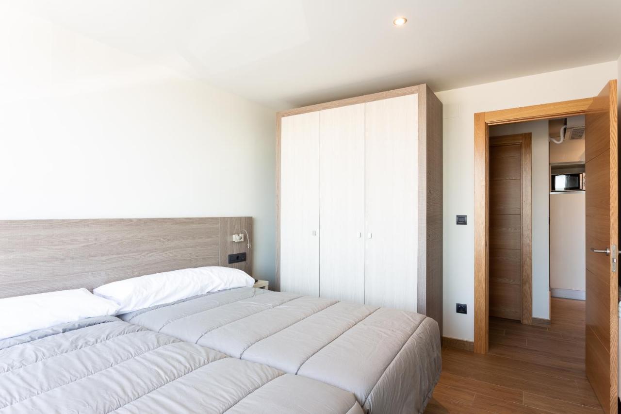 Apartamentos Playa De Los Barcos Isla Plana Eksteriør billede