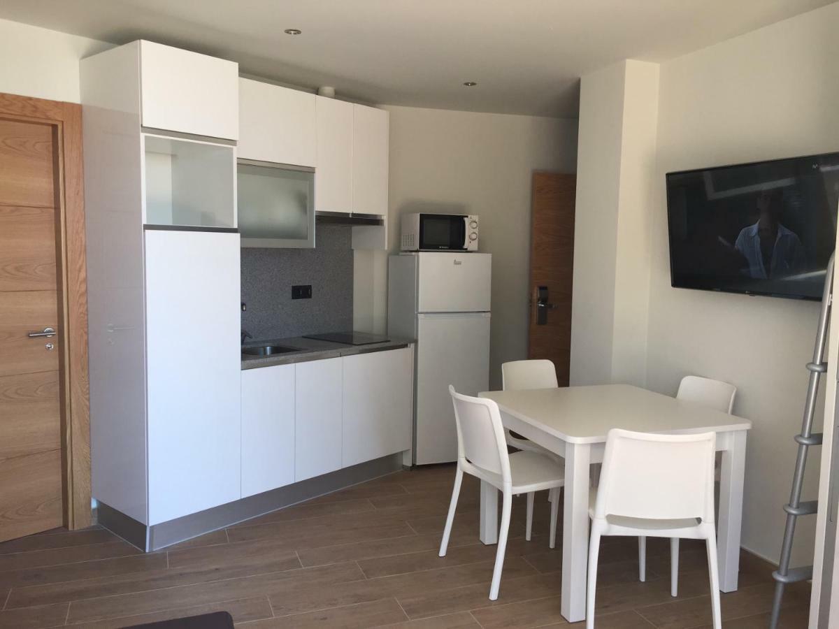 Apartamentos Playa De Los Barcos Isla Plana Eksteriør billede