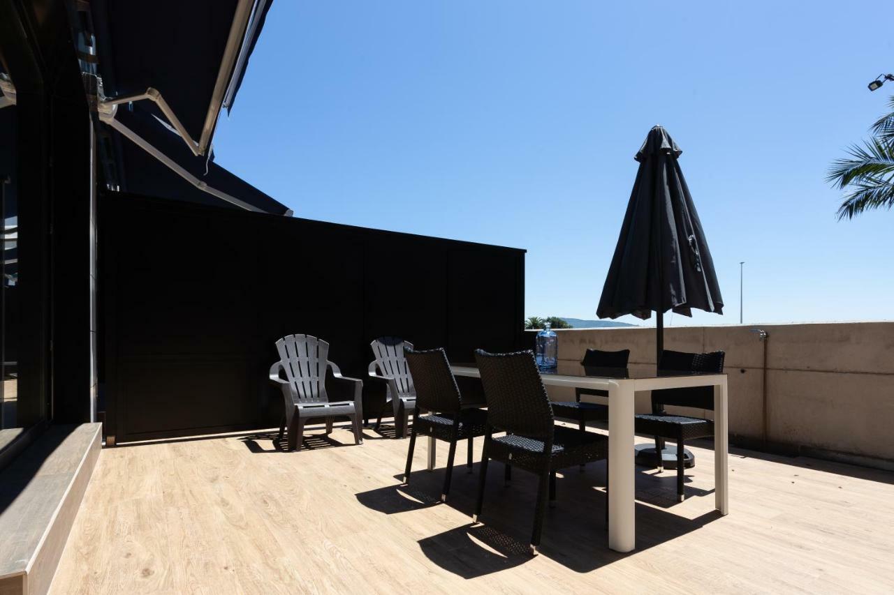 Apartamentos Playa De Los Barcos Isla Plana Eksteriør billede