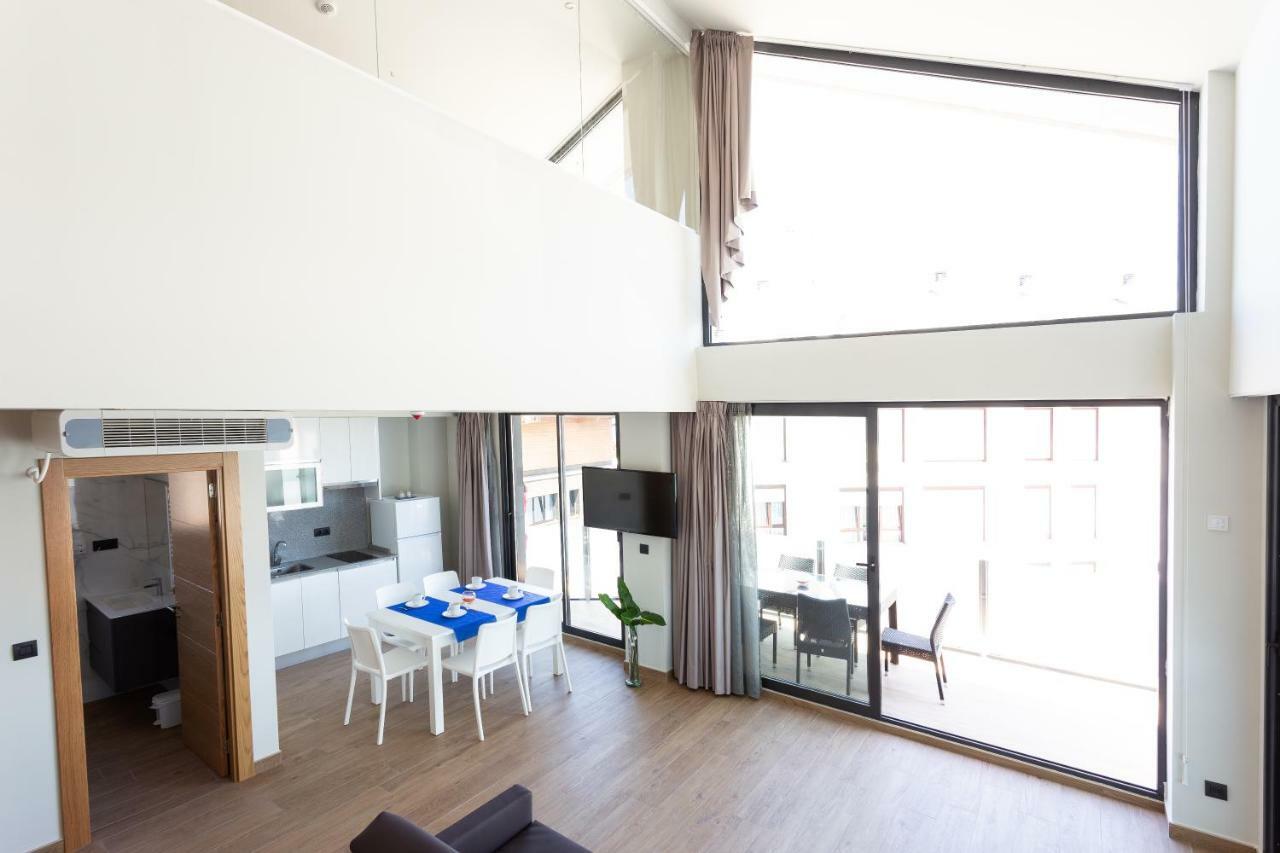 Apartamentos Playa De Los Barcos Isla Plana Eksteriør billede