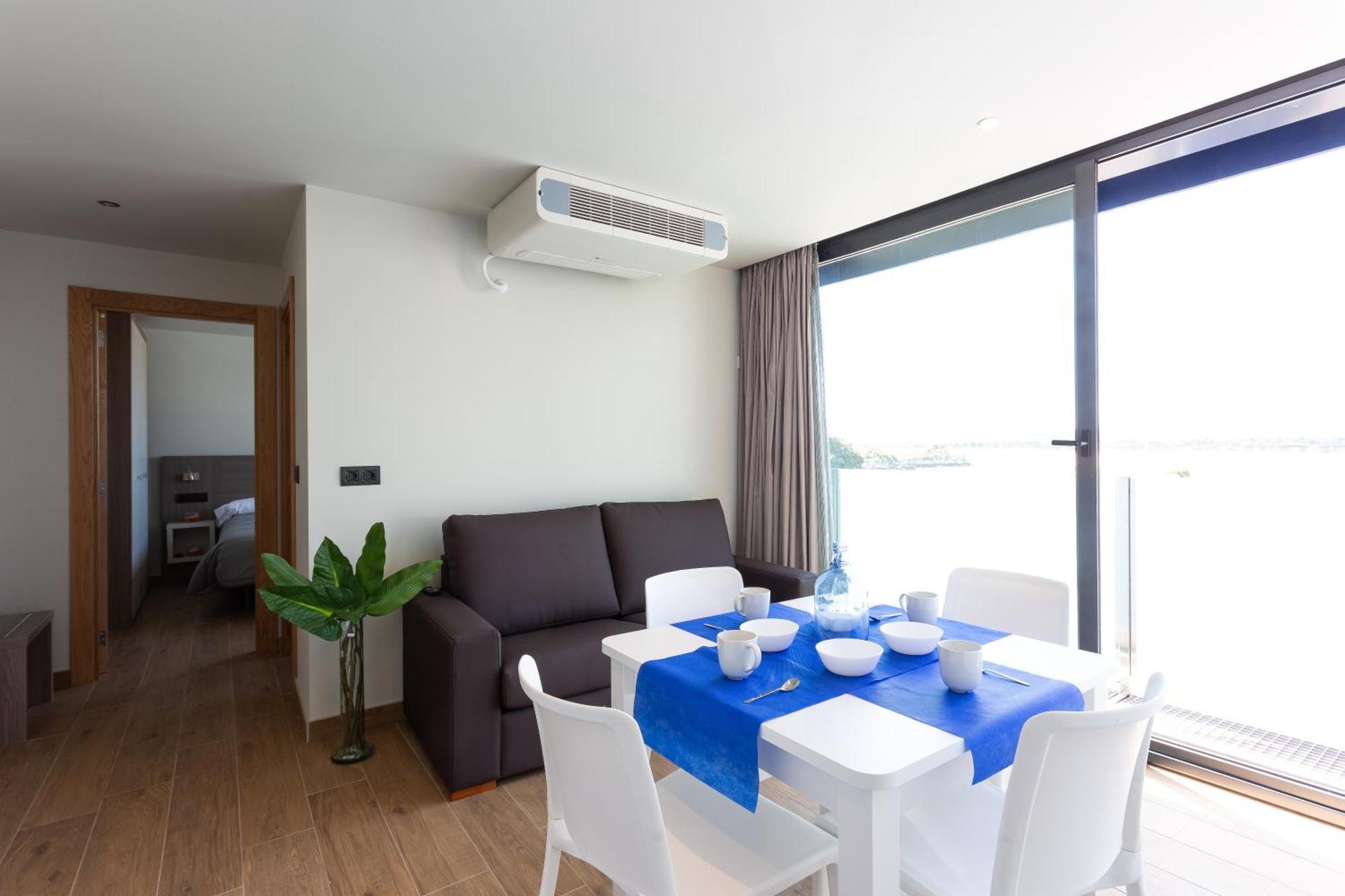 Apartamentos Playa De Los Barcos Isla Plana Eksteriør billede